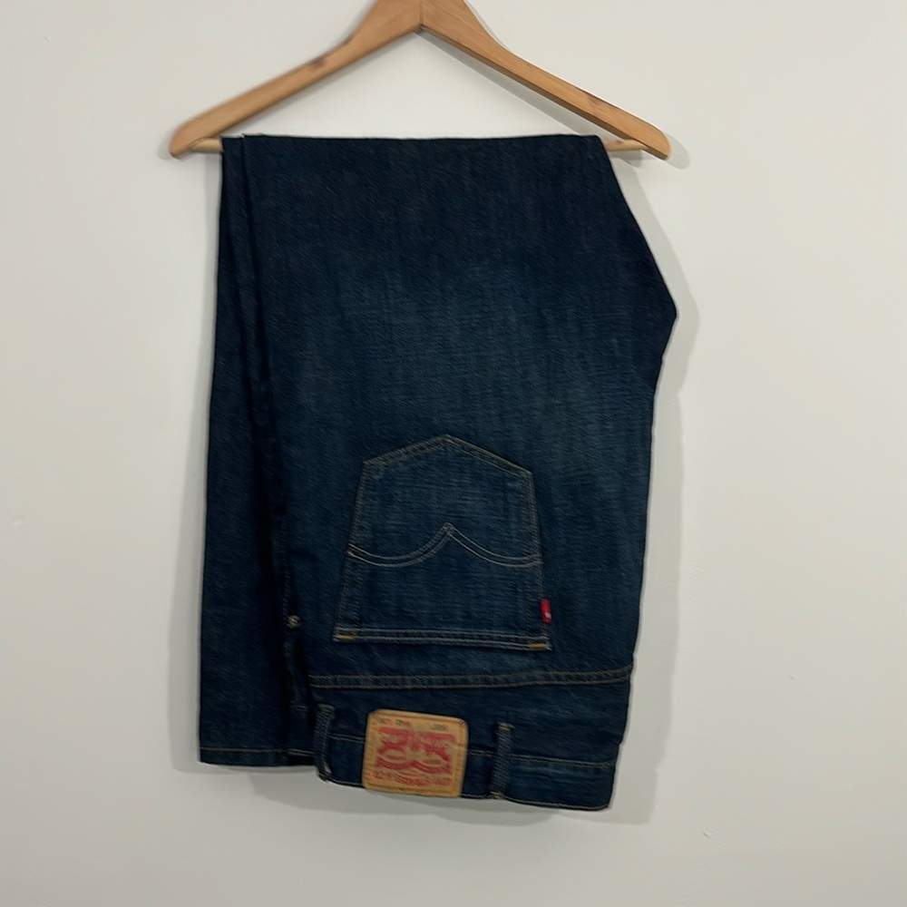 Men’s Dark Denim Levi Strauss Straight Leg Jeans